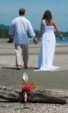 Wedding among tropical flowers and jungle or at the beach in Costa Rica